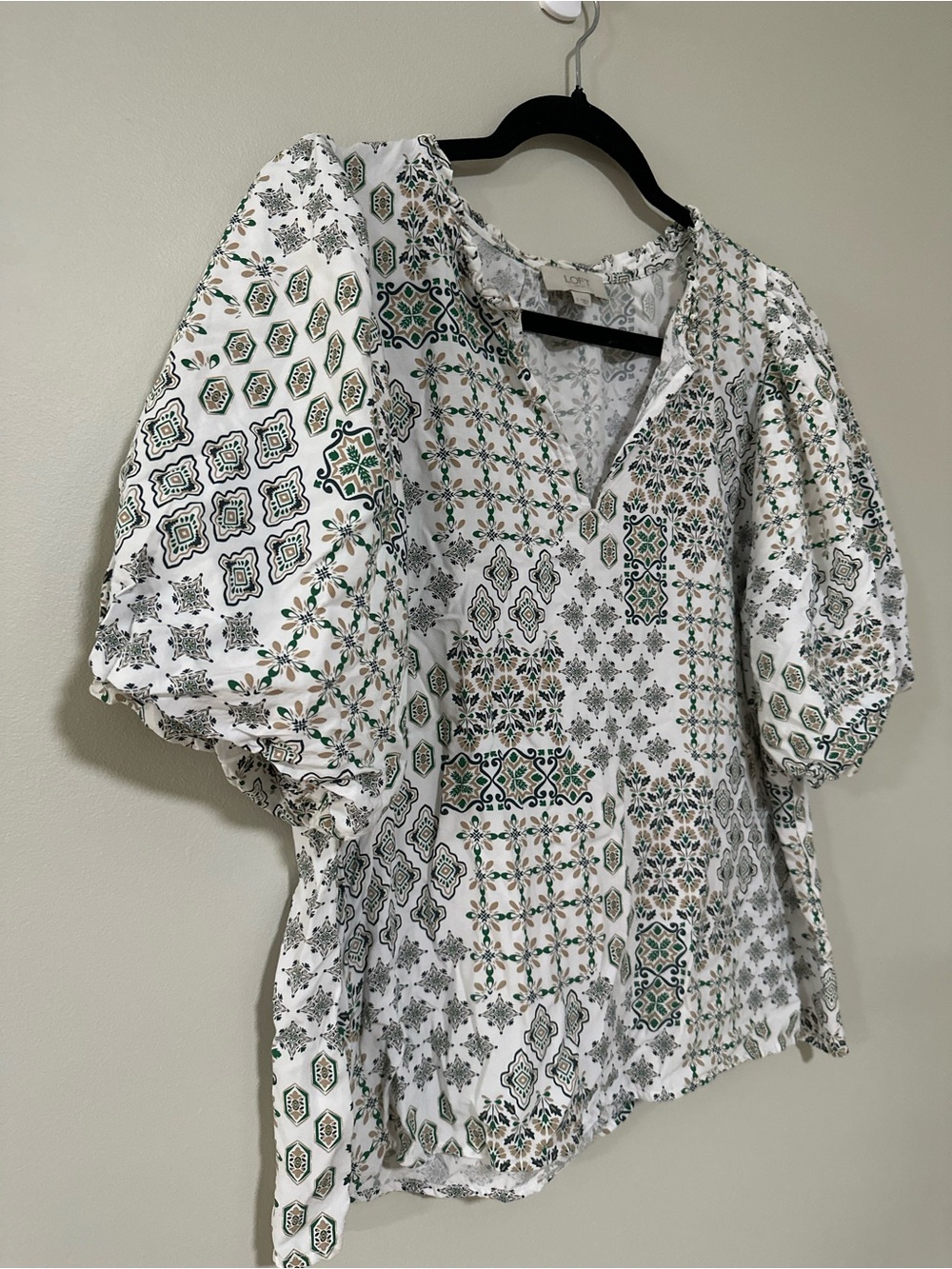 LOFT size L White Blouse with Green and Tan Geometric Print - Picture 2 of 7